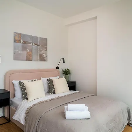 Apartment Towarowa Towers Premium Warsaw